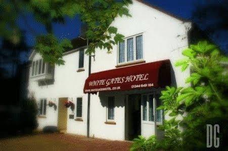 White Gates Hotel Binfield ภายนอก รูปภาพ