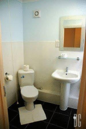 White Gates Hotel Binfield ภายนอก รูปภาพ